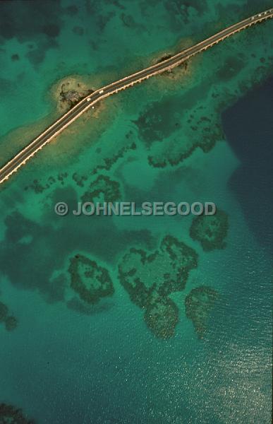 IMG_JE.AIR03.jpg - Aerial photograph of the Causeway, Bermuda, with reefs in Castle Harbour