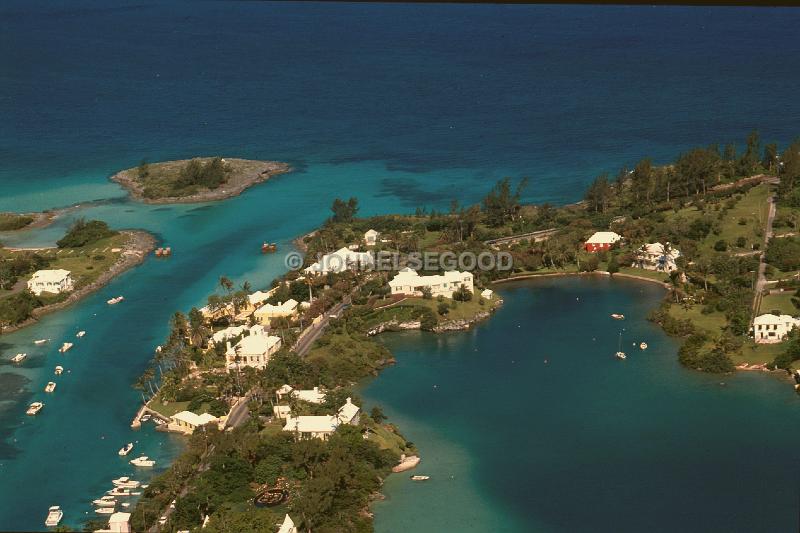 IMG_JE.AIR08.jpg - Aerial photograph of Flatt's inlet and the North Shore, Bermuda