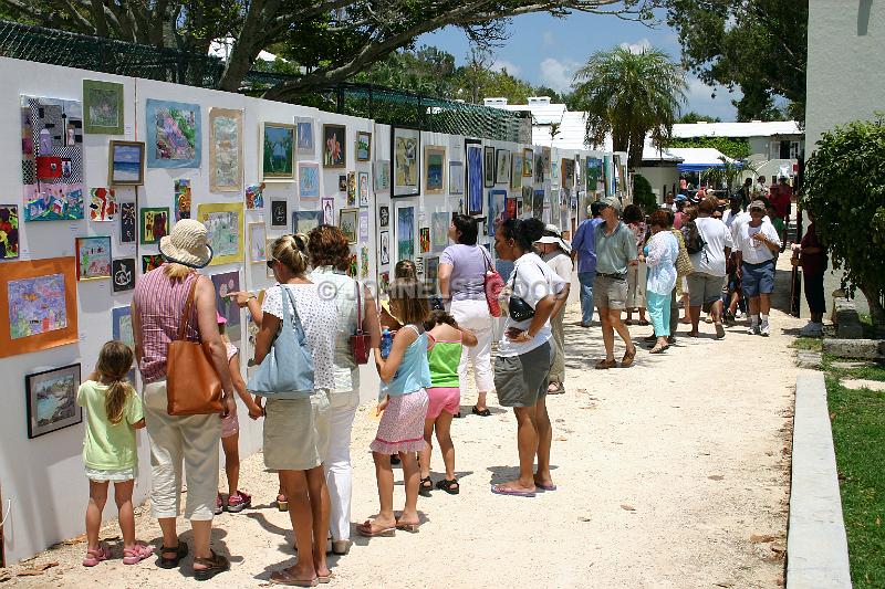 IMG_JE.ART04.JPG - The Annual art in the Garden sponsored by The Bank of Butterfield and Masterworks, brings out the best in Bermuda Art in their yearly competition