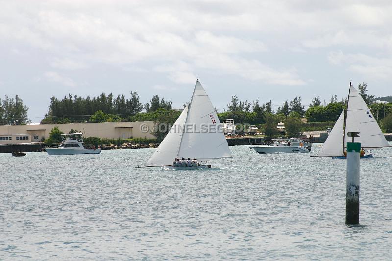 IMG_JE.BFD02.JPG - Bermuda Dinghy racing in St. George's harbour
