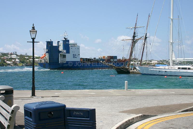IMG_JE.BCL17.JPG - Container Ship, Oleander, leaving Hamilton, Bermuda