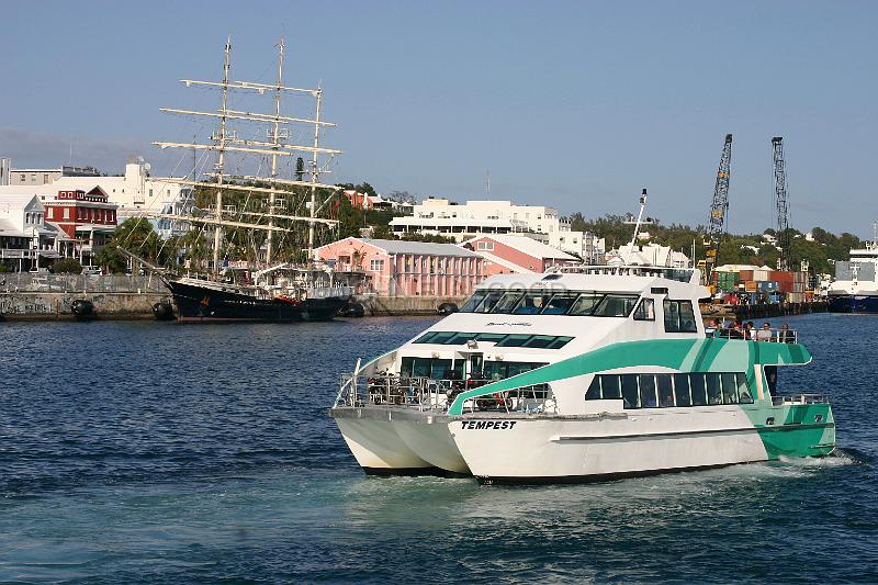 IMG_JE.BO109.jpg - Old Tall Ship and New Ferry, Hamilton, Bermuda