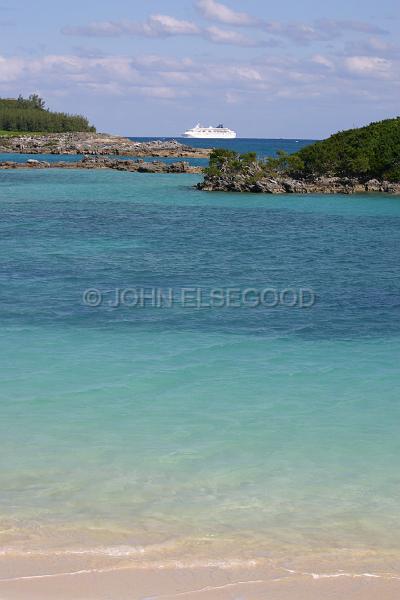 IMG_JE.BO46.JPG - Cruise Ship from Turtle Bay Beach, St. David's, Bermuda