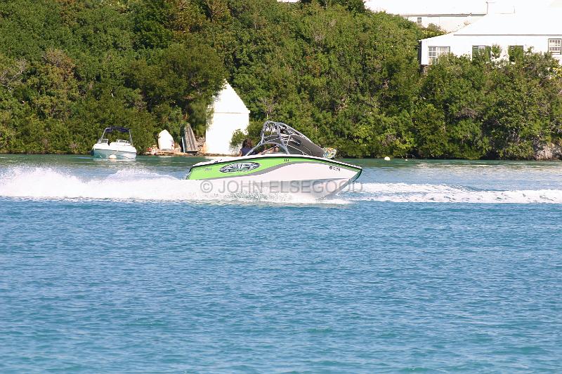 IMG_JE.BO57.JPG - Speedboat at Ferry Reach, Bermuda