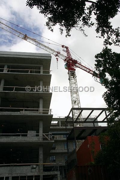 IMG_JE.CON06.JPG - Craine working on new building, Hamilton, Bermuda