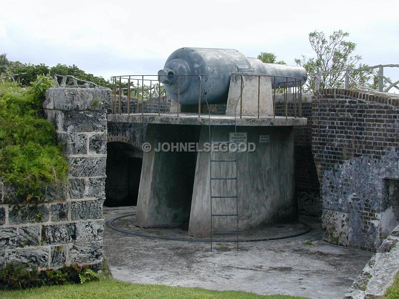 IMG_JE.FHAM16.JPG - Gun, Fort Hamilton, Bermuda