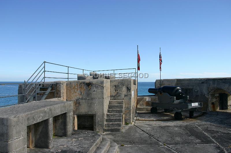 IMG_JE.FTSTC06.JPG - Gun and Battlements, Fort St, Catherine, St. George's, Bermuda