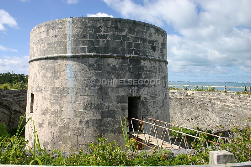 IMG_JE.MON08.JPG - Martello's Tower, Ferry Reach Park, Bermuda