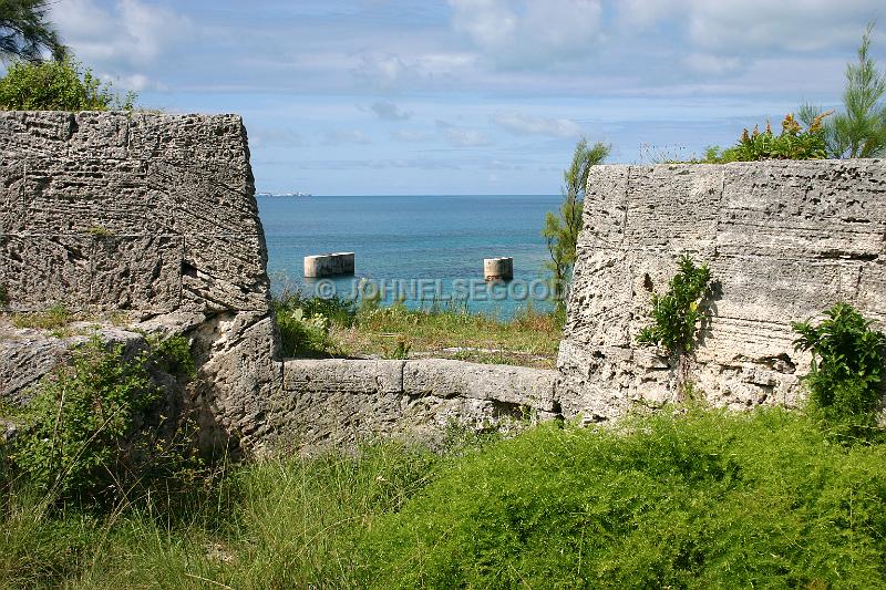 IMG_JE.MON28.JPG - Fort ruins at Ferry Point, Bermuda