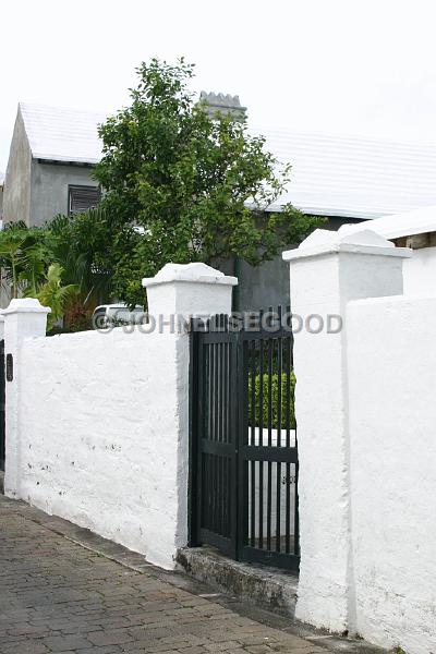 IMG_JE.GA31.JPG - Gate in St. George's, Bermuda