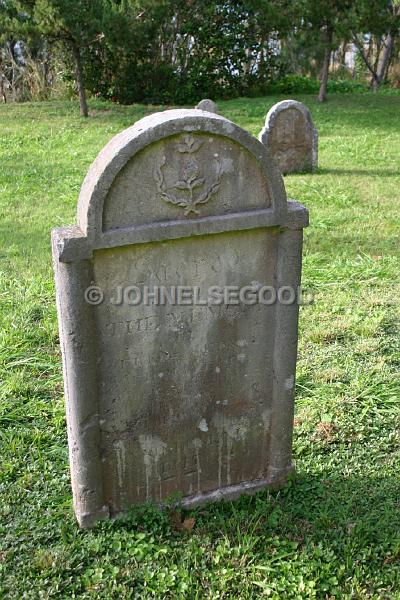 IMG_JE.GRAV45.JPG - Convict Graveyard, Ireland Island, Bermuda