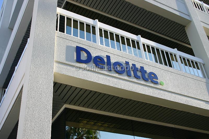 IMG_JE.HAM65.JPG - Deloitte building, Hamilton, Bermuda