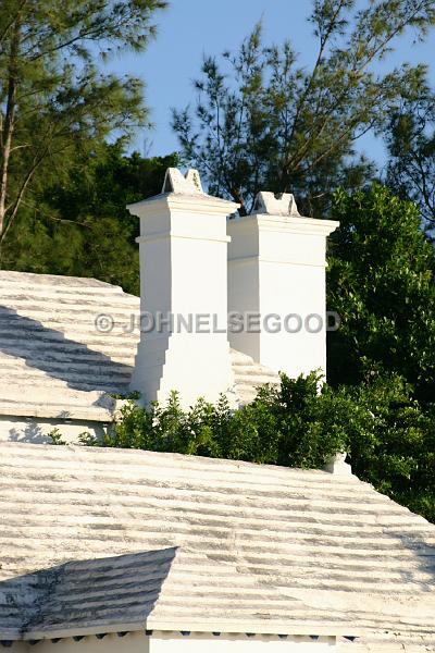 IMG_JE.HO36.JPG - Chimneys on derelict house, Rockaway, Bermuda