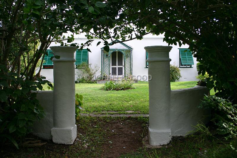 IMG_JE.HO43.JPG - Old Bermuda House and Gates, Sandys, Bermuda