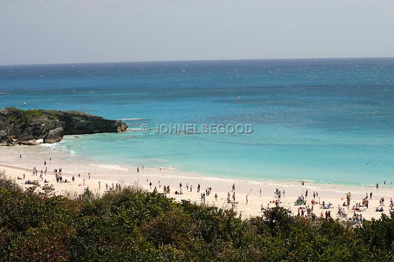 IMG_JE.KI08.JPG - Horseshoe Beach, Kite flying festival on the Beach, Bermuda