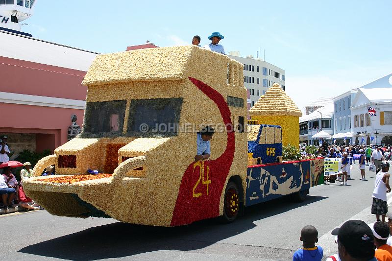 IMG_JE.BDADY109.JPG - Bermuda Day Parade, Floats, Front Street, Bermuda