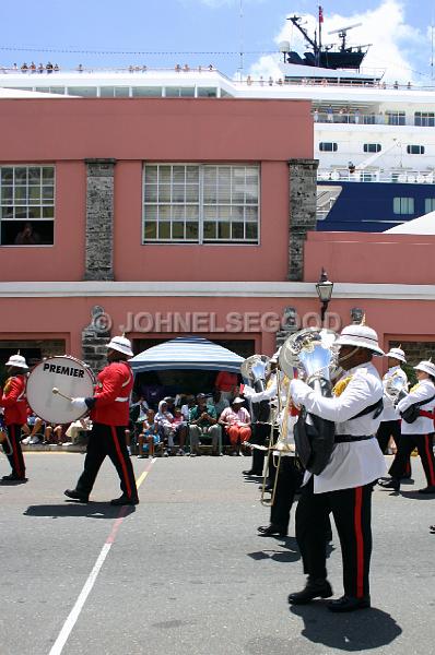 IMG_JE.BDADY39.JPG - Bermuda Regiment, Bermuda Day, Front Street, Bermuda