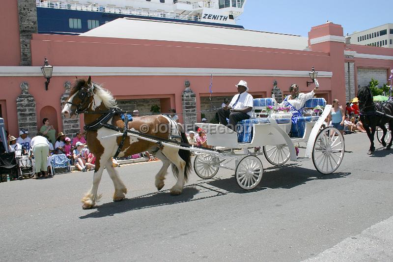 IMG_JE.BDADY41.JPG - Bermuda Day Parade, Front Street, Bermuda
