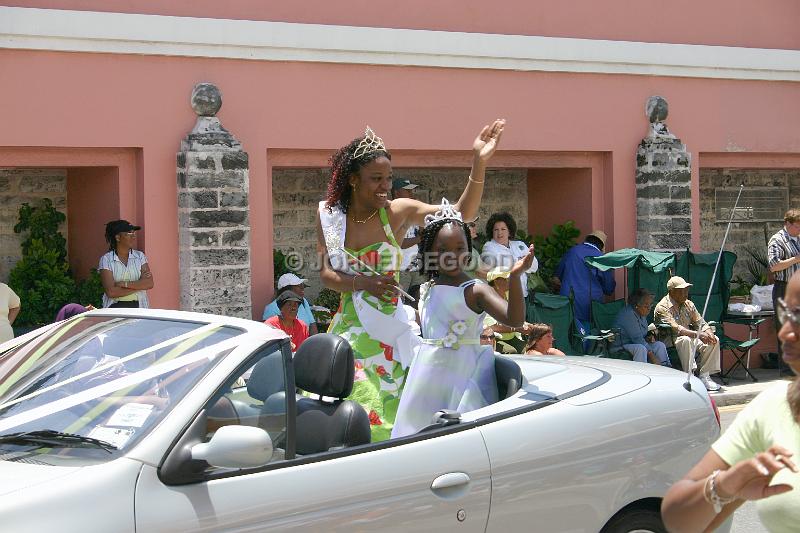 IMG_JE.BDADY46.JPG - Bermuda Day Parade, Front Street, Bermuda