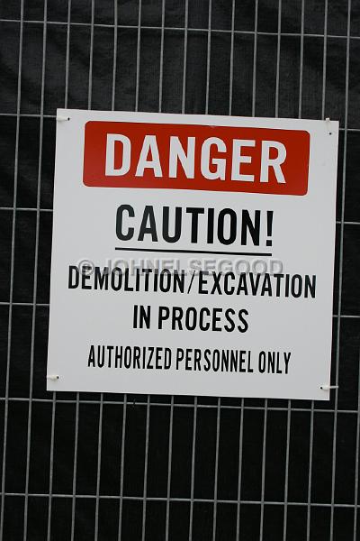 IMG_JE.SI34.JPG - Danger sign, building works, Hamilton, Bermuda