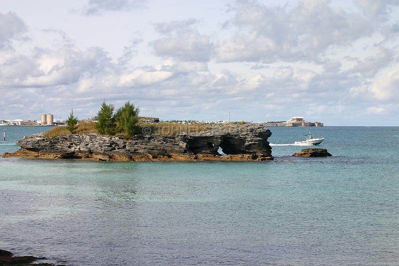 IMG_JE.SP02.JPG - Island off Spanish Point, Bermuda