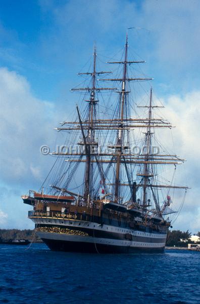 IMG_JE.TS05.jpg - Tall Ship Amerigo Vespucci, at anchor, Bermuda