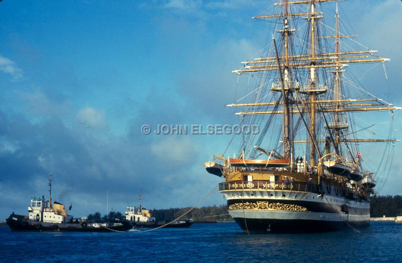 IMG_JE.TS06.jpg - Tall Ship Amerigo Vespucci and tugs, Hamilton, Bermuda