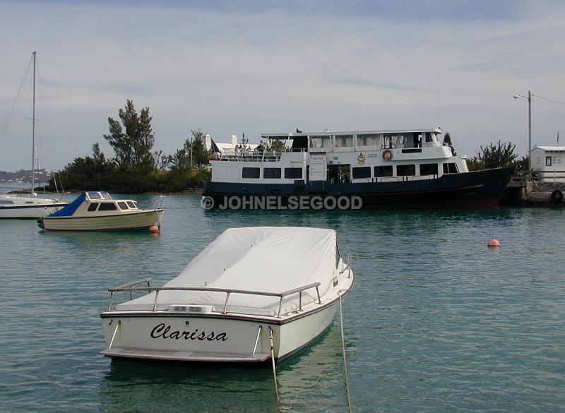 IMG_JE.FE46.jpg - Ferry at Cavello Bay, Bermuda