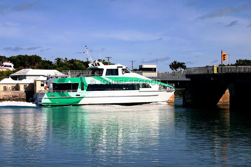 IMG_JE.FE61.jpg - Fast Ferry Tempest, Ferry Reach, Bermuda